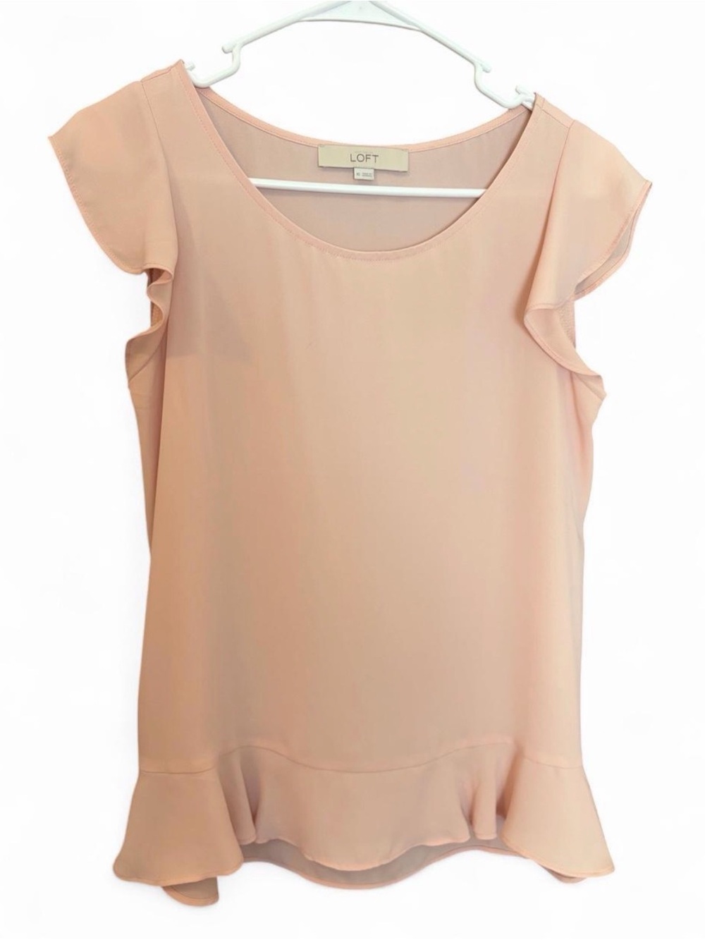 LOFT XS light pink t-shirt blouse with flowy ruffle detail feminine romantic